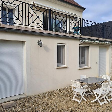 Chez Jaja Et Phiphi Appartement Bourg-et-Comin Buitenkant foto