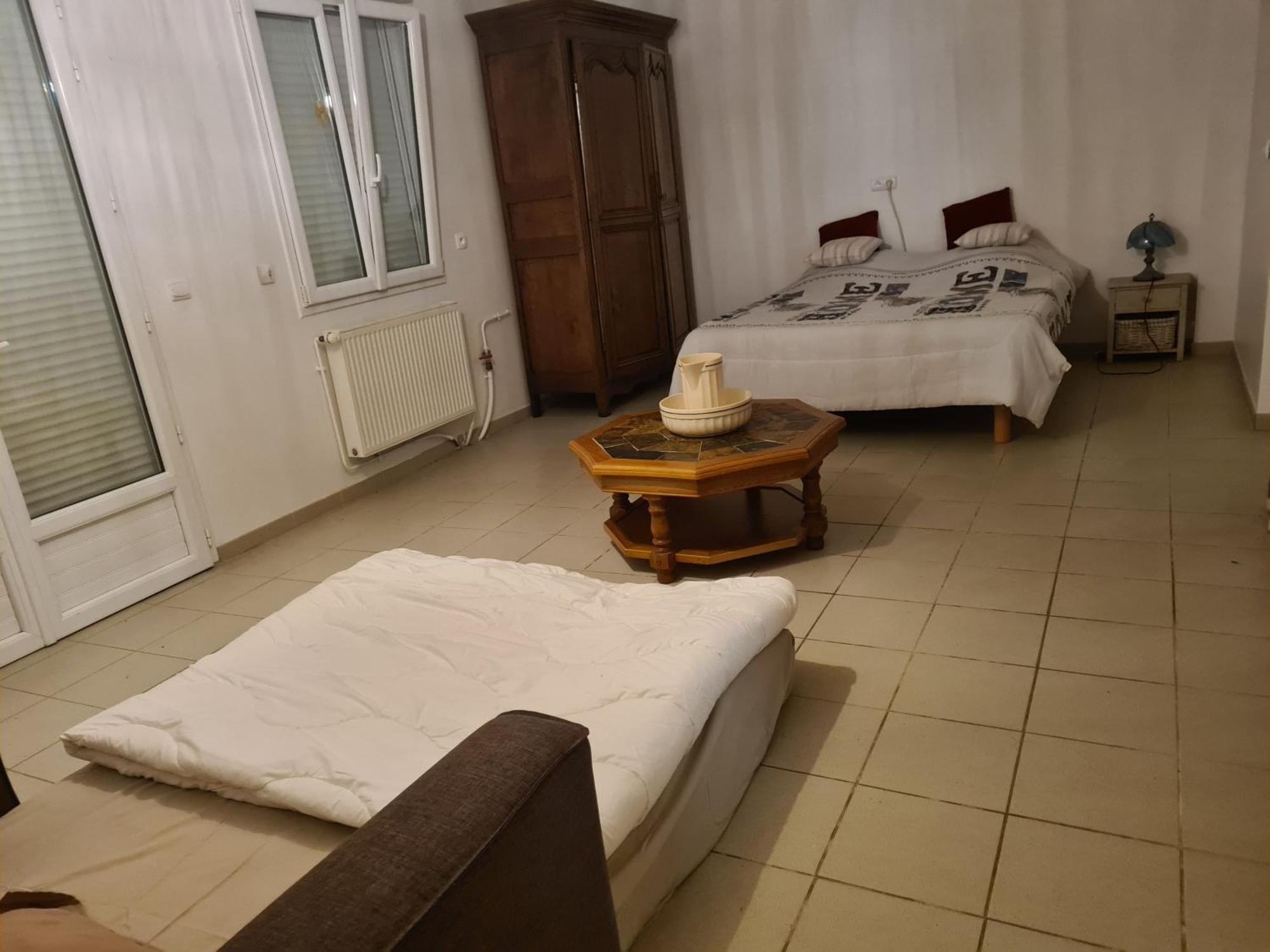 Chez Jaja Et Phiphi Appartement Bourg-et-Comin Buitenkant foto